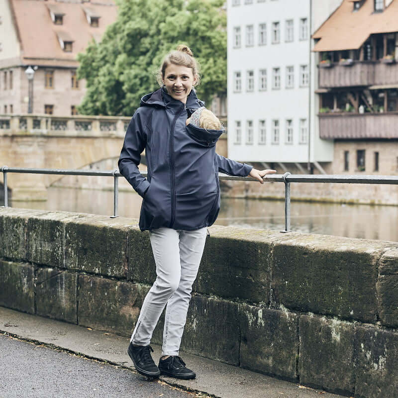 Shop Mamalila Mamalila Softshell Babywearing Jacket Allrounder - Navy at Babymaxi