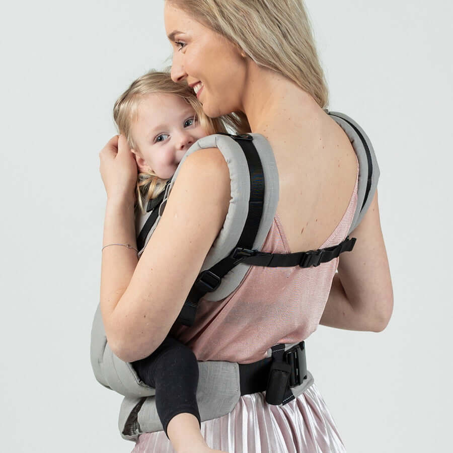 Isara The One - Misty Linen baby carrier in sage green, lightweight and breathable, perfect for stylish babywearing | Babymaxi