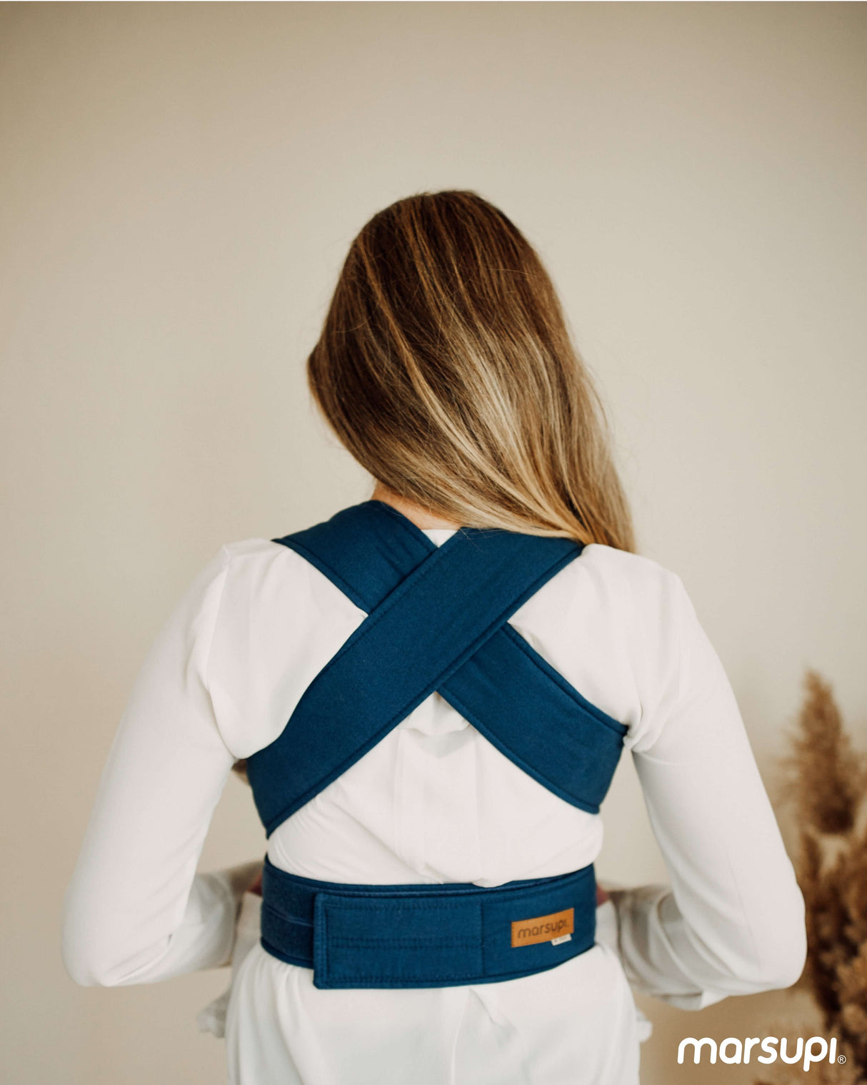 Marsupi Classic - Ocean Blue baby carrier seen from the back, showcasing the unique Velcro design for comfort and style | Babymaxi