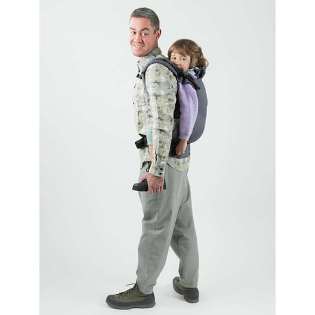 Isara The One - Graphite Linen baby carrier in action, supporting a child comfortably on a parent's back | Babymaxi