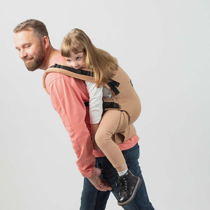 Baby draagzak: Isara The One - Macchiato | Babymaxi
