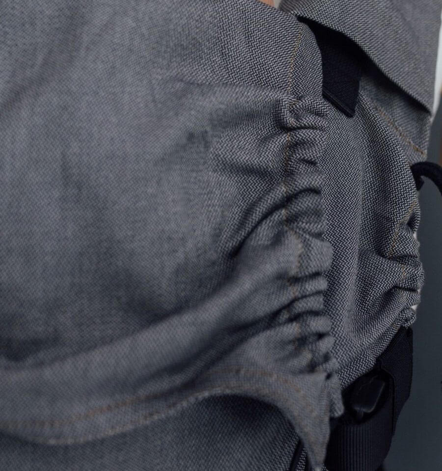 Detail of the Neko Switch Toddler Carrier - Bold showing ergonomic design and adjustable panel for growing toddlers | Babymaxi